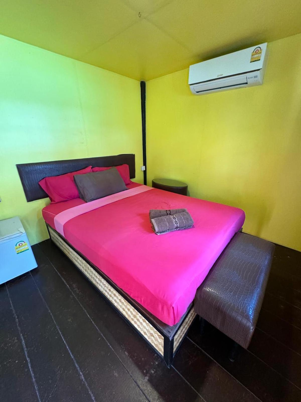 Hotel Bayview Sunset Koh Lipe Esterno foto
